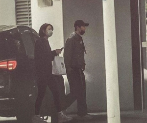 Song Joong Ki bị bắt trọn khoảnh khắc khi đang hẹn hò với bạn diễn trẻ tuổi Jeon Yeo Bin?