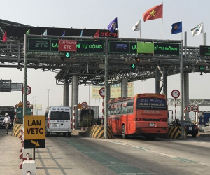 Xe đi làn thu phí tự động, trong thẻ không đủ tiền bị phạt từ 1-2 triệu