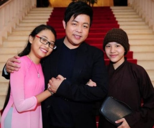 Á quân Giọng Hát Việt nhí 2014, con nuôi của ca sĩ Quang Lê - Huyền Trân: Sống ở Tịnh thất Bồng Lai, thân thế khó hiểu