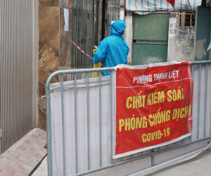 Bác sĩ choáng khi nhìn thấy đơn thuốc của F0 điều trị tại nhà