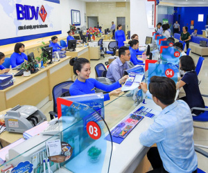 Bất ngờ với lợi nhuận "khủng" ở nhiều ngân hàng