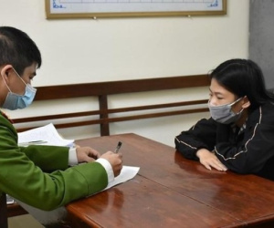 Nữ quái đang nợ án 20 năm tù vẫn đi giao 1 bánh heroin cho khách