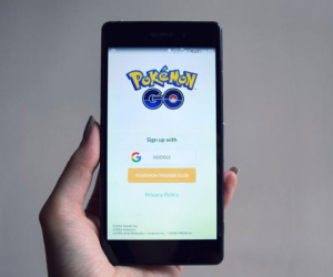 Cảnh sát bị sa thải vì mải săn Pokemon mà quên bắt cướp