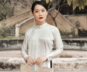 Ngắm vẻ đẹp trong trẻo của BTV Thu Hà thời sự