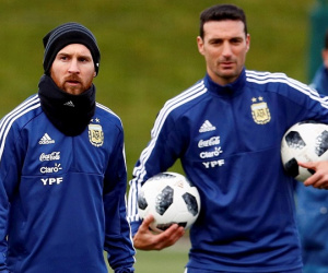 HLV tuyển Argentina phải hỏi ý kiến trước khi loại Messi