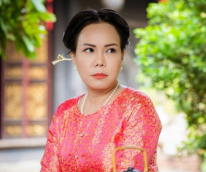 Nghệ sĩ Việt Hương bất ngờ gặp biến căng ngay đầu năm, bị cư dân mạng nhận xét tiêu cực