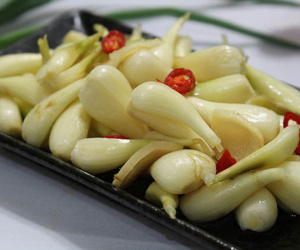Cảnh báo sai lầm khi ăn dưa hành ngày Tết khiến bạn mắc ung thư hoặc tổn thương tim, phổi
