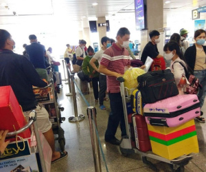 Cách nào đi phương tiện công cộng dịp Tết tránh nhiễm Covid-19?