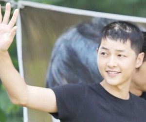 Hậu ly hôn Song Hye Kyo, Song Joong Ki rụng tóc, hói đầu vì đau buồn?