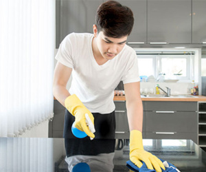 Gần tết, vợ méo mặt khi chồng đuổi người giúp việc