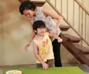 Chứng kiến mẹ kế tát cháu đỏ má, tôi mắng: 'Bà không có tư cách'