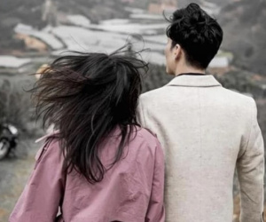 Vừa mới ly hôn, chồng Lâm Khánh Chi liên tục đăng ảnh tình tứ bên gái lạ