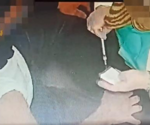 Bắt giữ y tá giả vờ tiêm chủng cho người bài vaccine