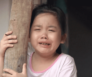 Sao nhí 8 tuổi đang gây sốt ở phim 'Phố trong làng' là ai?