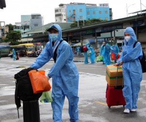 Chuyên gia khuyến cáo người dân hạn chế tối đa việc đi chúc Tết