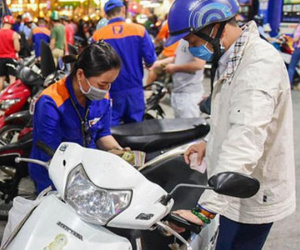 Giá xăng tăng mạnh lần thứ 3 liên tiếp?