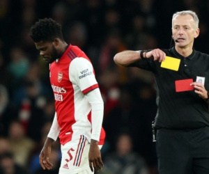 Arsenal nhận thẻ đỏ nhiều hơn số bàn thắng trong năm 2022