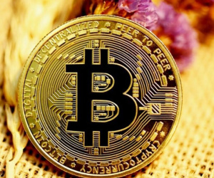 Bitcoin thê thảm, đầu cơ hoảng loạn khi xuống đáy 35.000 USD