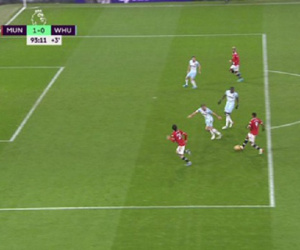 Cavani có việt vị ở bàn thắng của Rashford trong trận MU vs West Ham?