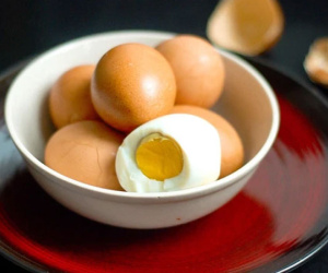 Gia đình 4 người ngộ độc nặng sau bữa tối với trứng gà: Cảnh báo sai lầm khi ăn trứng có thể sinh độc tố, đe dọa tính mạng