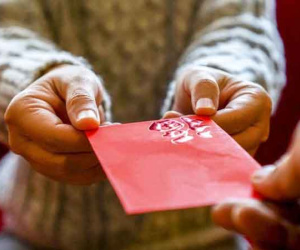 Tưởng Tết năm nay 'bánh chưng không thịt', chàng trai cảm động khi nhận tin nhắn đặc biệt từ sếp