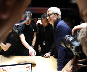 CEO Tim Cook bị đe dọa, Apple đề nghị toà án vào cuộc