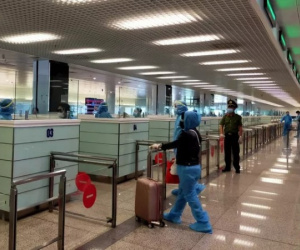 Cấp phép bay chở công dân Việt Nam về nước, không yêu cầu bất kỳ văn bản xét duyệt nhân sự