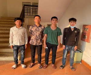 Bắt nhóm đối tượng ngang nhiên xông vào nhà dân chém người