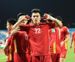 Thắng Trung Quốc, tuyển Việt Nam được FIFA 'mừng tuổi'