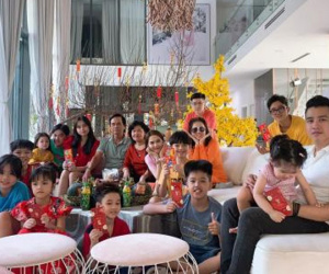 Ngọc Trinh khoe hình ảnh cùng gia đình đón Tết trong biệt thự triệu đô