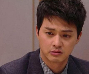 Vợ đi sắm Tết rồi mất tích luôn, kiểm tra két sắt tôi phát hiện tất cả số vàng và 3 cuốn sổ tiết kiệm 4 tỷ đã không cánh mà bay