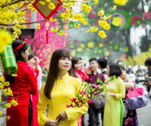 Mùng 2 Tết xuất hành hướng, giờ nào đón may mắn, phúc lộc?