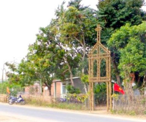 Bắt đối tượng vác dao xông vào buổi lễ chém linh mục tử vong