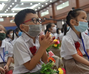Học sinh từ lớp 1 đến lớp 6 thuộc 18 huyện, thị xã của Hà Nội trở lại trường học trực tiếp