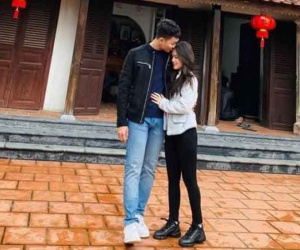 Tình cũ Quang Hải đưa bạn trai là diễn viên về quê đón Tết, công khai ảnh thân mật 'ngọt xỉu'