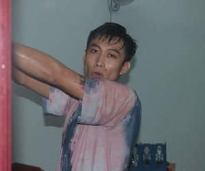 Kẻ 'ngáo đá' đâm loạn xạ làm 3 người trọng thương