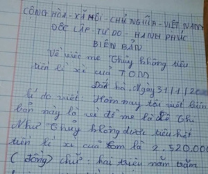 Mẹ đòi giữ hộ tiền mừng tuổi, bé trai đòi lập chứng từ, lôi cả họ hàng ra ký tên làm chứng cho 'chắc cú'