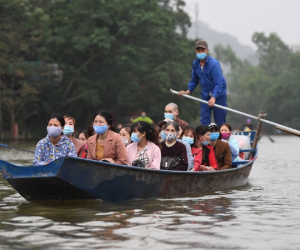 Chùa Hương xin ý kiến thành phố Hà Nội cho phép đón khách vào chùa