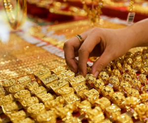 Sau khi 'bốc hơi' cả triệu đồng/lượng, giá vàng hôm nay ra sao?