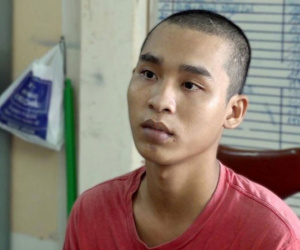 Bênh vợ, chém nhiều người trọng thương rồi trốn nã