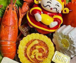 Thị trường túi giải hạn 'tam tai' sôi động; tôm hùm, cua khủng... vào mâm cúng Thần tài