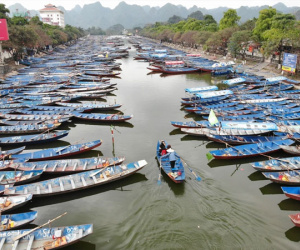 Chùa Hương bất ngờ bán vé đón khách trước gần 1 tuần