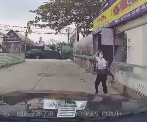Xác minh clip nữ công an ném đá vào ô tô Mercedes ở TP.HCM