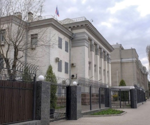 NÓNG: 'Lò lửa' Ukraine tăng nhiệt, Nga rút nhân viên ngoại giao, Mỹ sắp sơ tán sứ quán