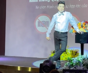 Nữ CEO đại gia bỏ về dù đã đến phòng trà, Đàm Vĩnh Hưng lên tiếng vì 'cái ồn ào đáng yêu'
