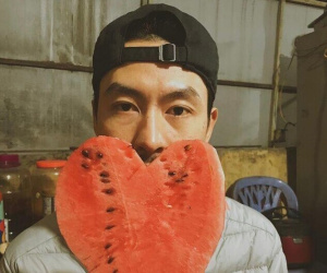 Chưa đến Valentine nhưng Đen Vâu đã 'thả tim' cho ai đó, netizen rần rần chúc mừng nam rapper