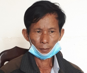 Mâu thuẫn gia đình, chồng đâm chết vợ rồi đi báo Công an