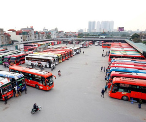 Giá xăng dầu tăng cao kỷ lục, doanh nghiệp vận tải khốn đốn