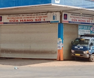 Muốn ghìm giữ giá xăng dầu, phải tính giảm thuế phí