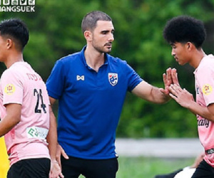 Xà ngang 2 lần cứu thua, U23 Thái Lan thắng ngược U23 Singapore